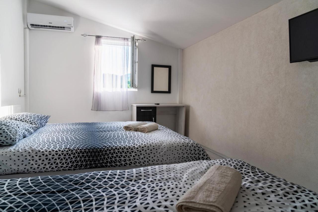 Complex Praga Hotell Gorno Lakocerej Eksteriør bilde